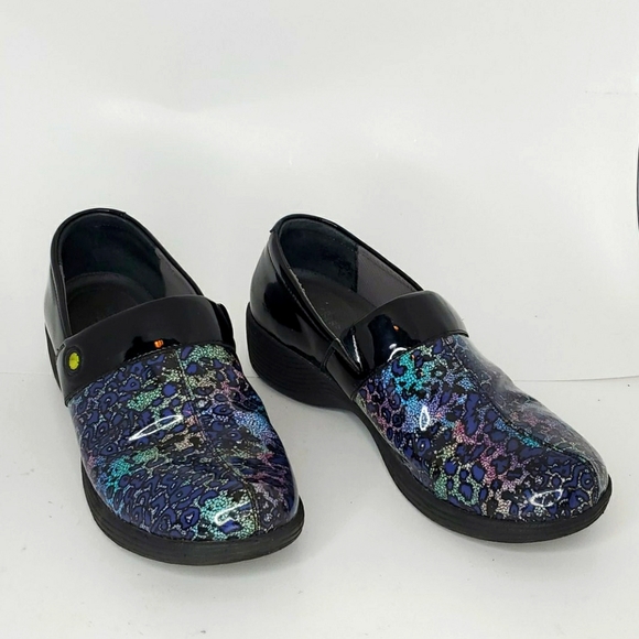 dansko work wonders shoes